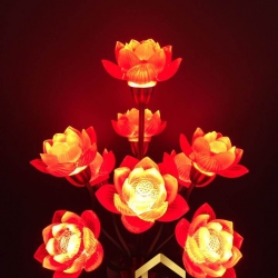 Đèn thờ 9 bông hoa sen nở rộ bằng lưu ly cao cấp 9