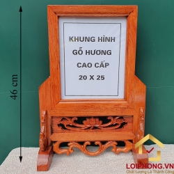 Khung ảnh thờ gỗ hương kiểu dáng đơn giản kích thước ảnh 20x25 cm KAT10
