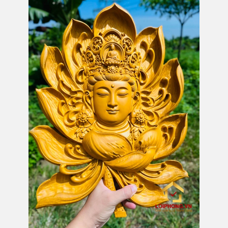 Diện Phật Quan Âm treo tường bằng gỗ gõ vàng kích thước 47x35 cm 1