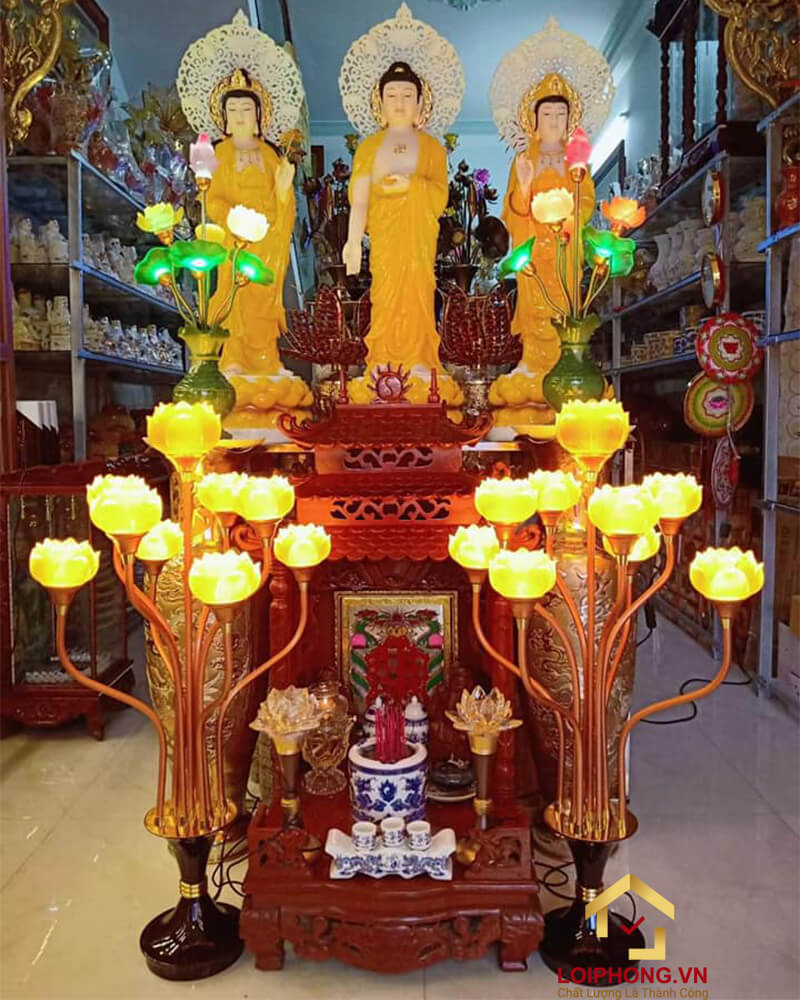 Đèn bàn thờ ông địa tại Lôi Phong