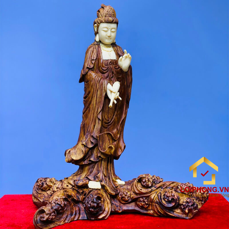 Tượng Phật Quan Âm Bồ Tát bằng gỗ