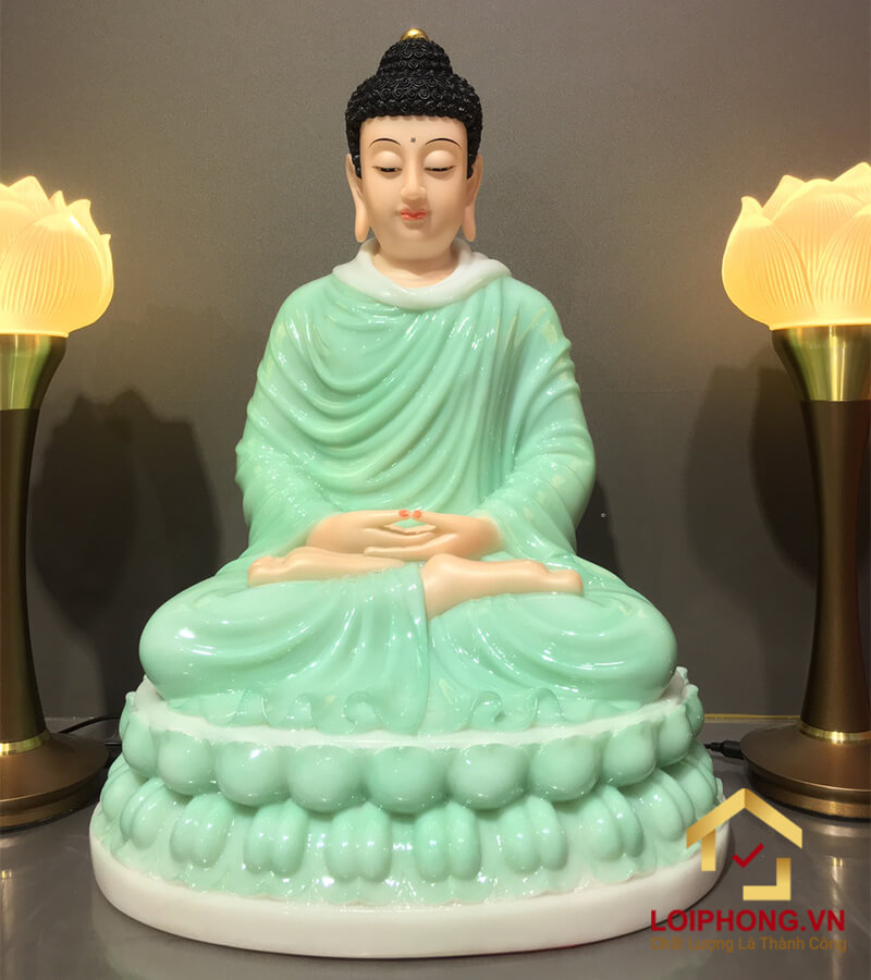 Tượng Phật Thích Ca áo choàng và đài sen màu xanh lục bảo