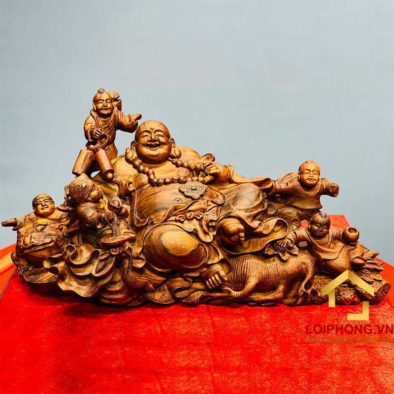 Tượng gỗ Phật Di Lặc mang lại may mắn