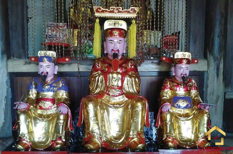 Tượng Ngọc Hoàng được đặt tại vị trí hàng thứ 4 hoặc hàng thứ 5 của Phật Điện