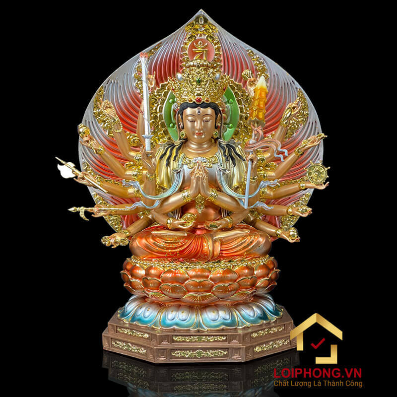 Tượng Phật Mẫu Chuẩn Đề 18 cánh tay biểu tượng cho 18 công đức đã đạt được Phật tính