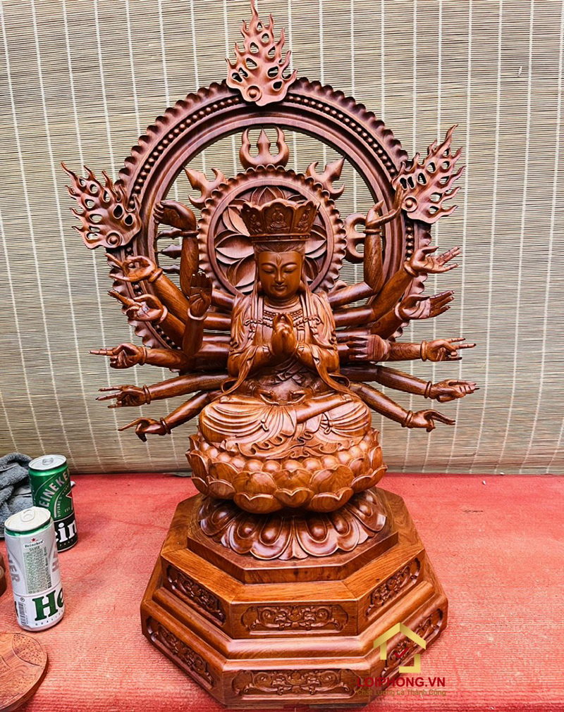 Tượng Phật Mẫu Chuẩn Đề bằng gỗ hương đá cao 75cm