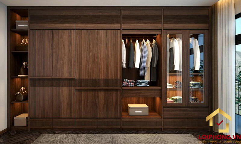 Tủ quần áo bằng gỗ giúp tạo cảm giác gần gũi và ấm cúng cho căn phòng