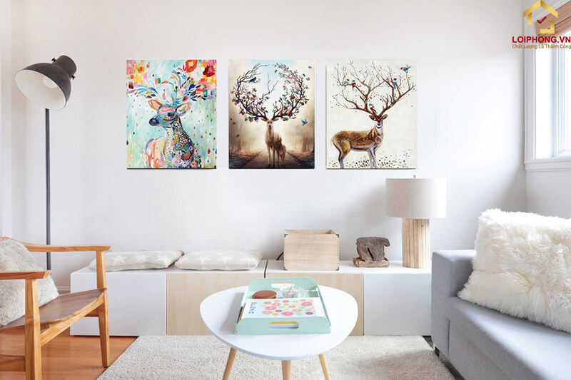 Tranh nghệ thuật canvas treo phòng khách thường có những yêu cầu cao về tính thẩm mỹ và kích thước lớn