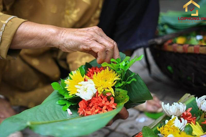 Cách dâng hoa bàn thờ Phật xưa kia rất đơn giản
