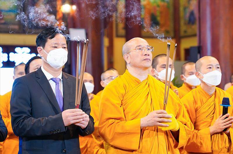 Thầy Thích Trúc Thái Minh đảm nhận chức vụ trụ trì chùa Ba Vàng