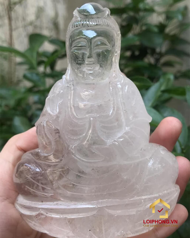 Tượng Phật Quan Âm bằng đá Thạch Anh