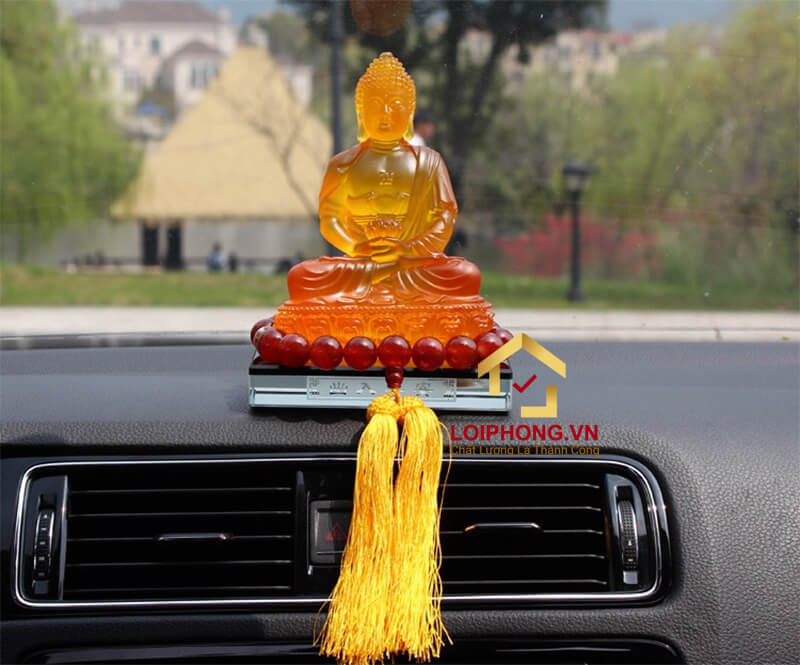 Tượng Phật bằng đá để ở taplo ô tô